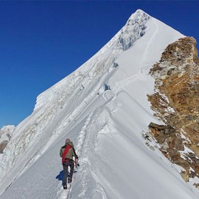 Everest Base Camp With Labuche Peak Summit 6119m